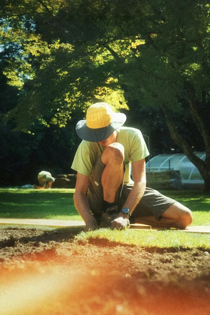 Gärtner von Gerber Garten bei der Arbeit